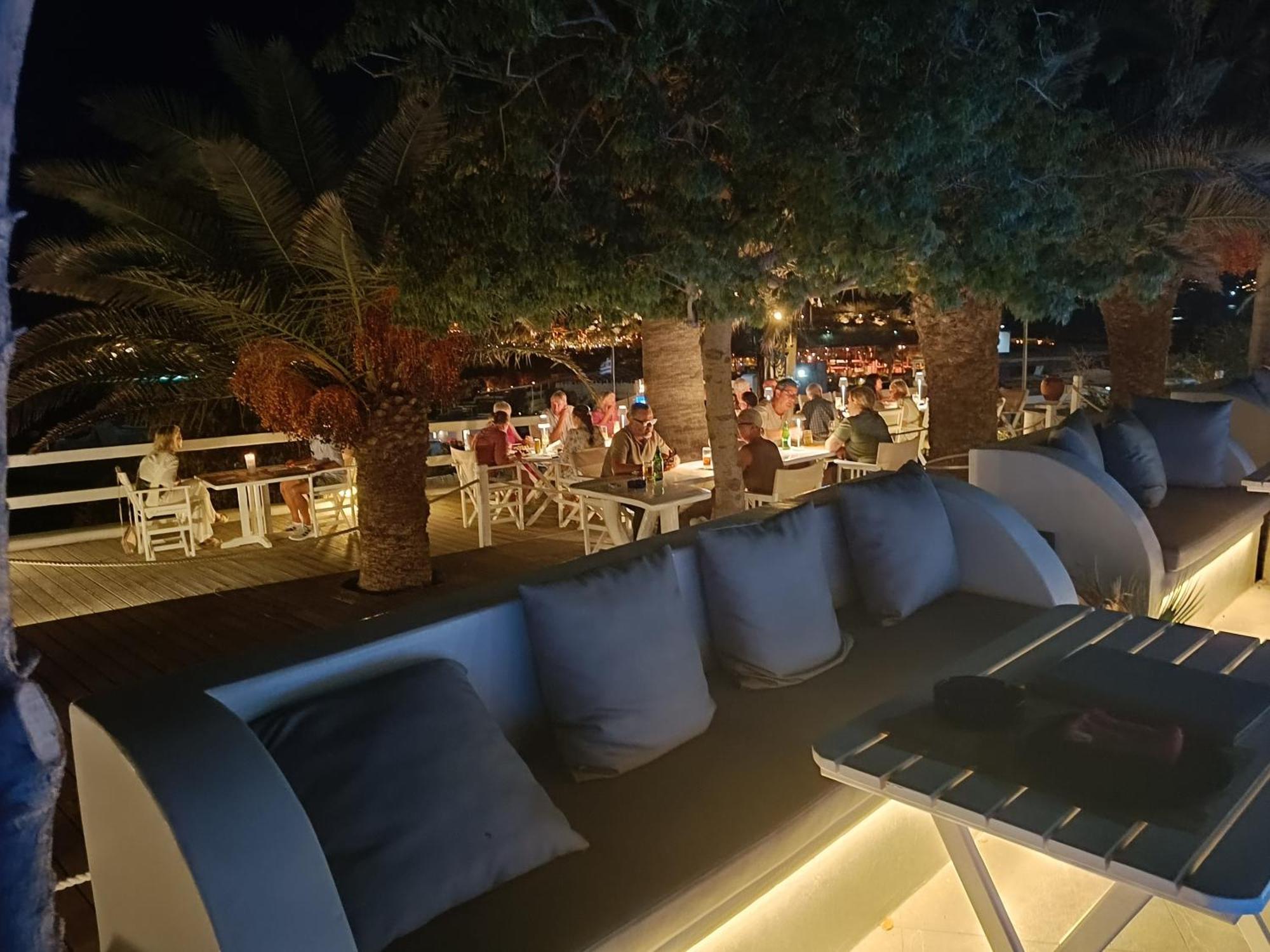 Aparthotel Zephyros Strand Paraga Exterior foto